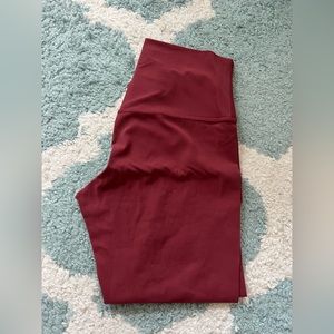 Lululemon cropped aligns